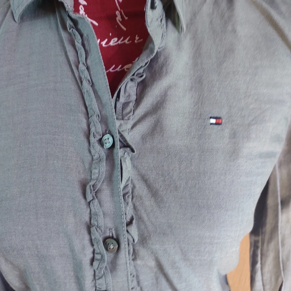 Tommy Hilfiger Button Shirt - Picture 3 of 8